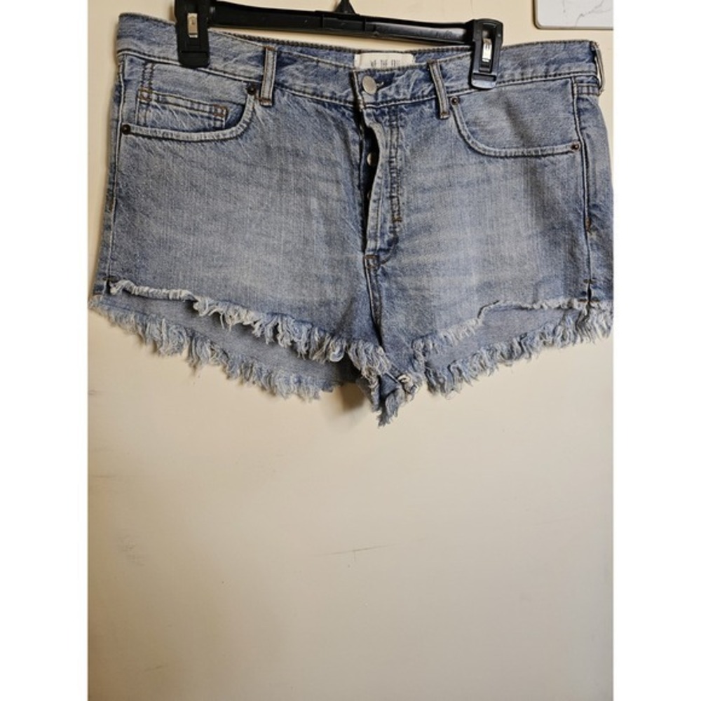 Free People We The Free Cut Off Distressed Button Fly Denim Booty Shorts Size 31
